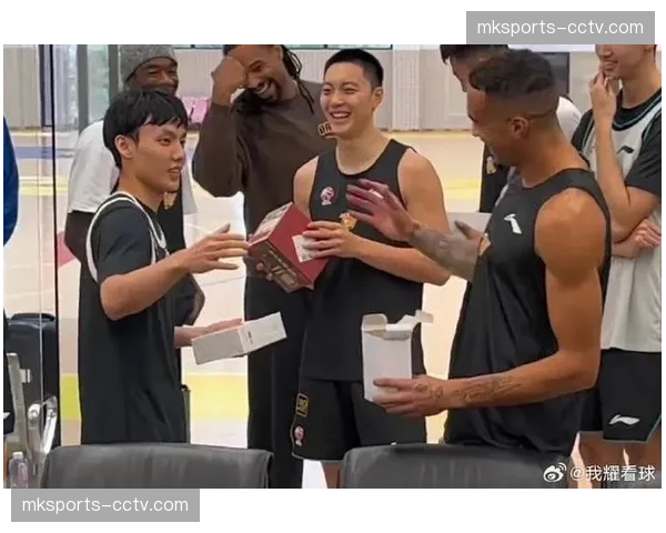 广东徐杰胡明轩杜润旺均有伤在身，外援奎因也曾受伤